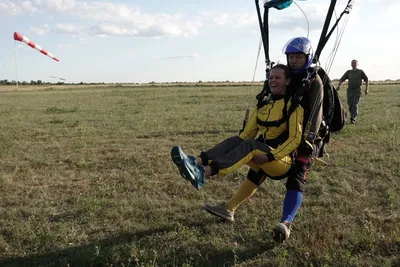 Хотим развивать парашютный спорт в Приморье: уссурийская организация купила  самолет АН-2 - 