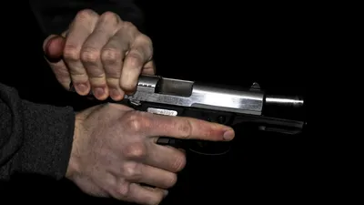Хуан Хименес - Мужчина с пистолетом: Описание произведения | Артхив