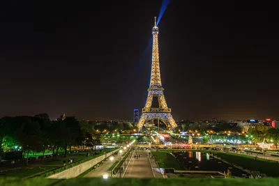 Ночной Париж: прогулка по Сене и обзорная экскурсия на микроавтобусе с  трансфером от/до отеля (начало
