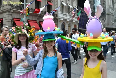 Easter celebration in Britain: Пасхальный заяц в поисках яйца и кулича