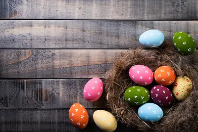 3d яйца и праздничные украшения создают фон счастливого пасхального  праздника, счастливой пасхи открытка, фон приветствия, золотое яйцо фон  картинки и Фото для бесплатной загрузки