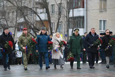 В день МЧС в Москве открыли памятник Евгению Зиничеву - торжественные и  печальные кадры