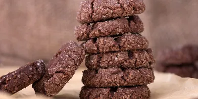 Просто бомба: рецепт шоколадного печенья с тающей карамелью — вы должны его  попробовать | MARIECLAIRE