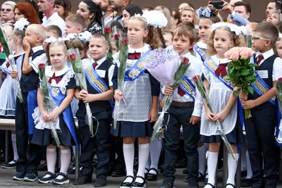 Учительница первоклашек предложила сделать общее фото класса без  ребенка-инвалида | Пикабу