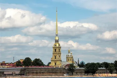 Петропавловская крепость в Санкт-Петербурге