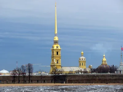 Петропавловская крепость: факты из истории, высота Петропавловского собора,  крепость в кино.