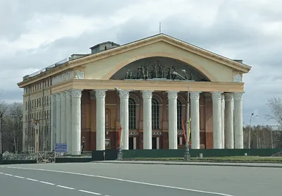 Набережная Онежского озера в Петрозаводске - памятники современной  скульптуры под открытым небом