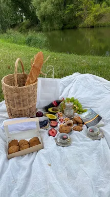 What to Pack for a Romantic Picnic for Two