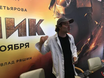 Актер Пётр Федоров решил больше не уезжать из России из-за «знака» в салате  - Страсти