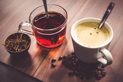 СберМаркет»: люди в возрасте от 18 до 24 лет и старше 55 лет чаще пьют чай,  чем кофе – Новости ритейла и розничной торговли | 