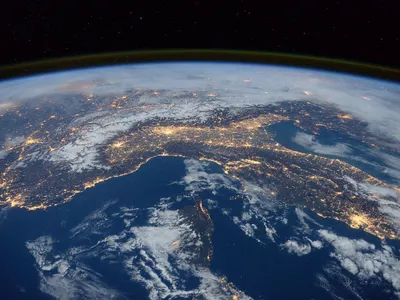 Вид планеты земля из космоса | Премиум Фото