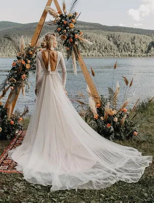 Свадебные платья с открытой спиной - читайте статью с красочными  фотографиями в нашем блоге