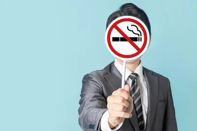 Минздрав предложил меры для борьбы с курением на работе - Российская газета
