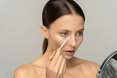 Уроки макияжа глаз для начинающих. Обучение макияжу в Киеве