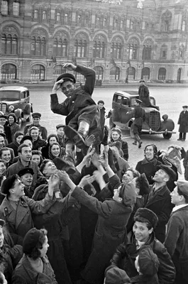 Самый счастливый день. Девятое мая 1945 года в фотографиях - РИА Новости,  