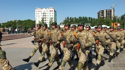 Салют в день парада Победы в Москве начнут на час позже — РБК