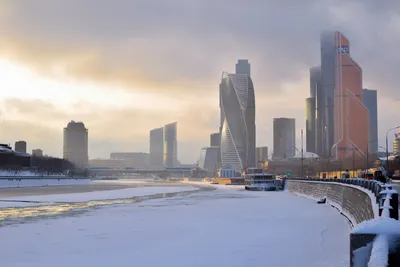 Погода в Москве на сегодня…» — создано в Шедевруме