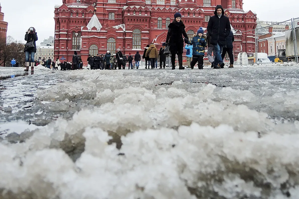 Weather moscow 4368. Дождь в Москве. Центр Москвы сейчас. Москва дождь зимой. Москва сегодня фото.