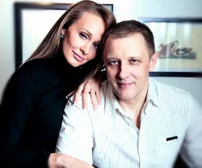 Знаменитый отец отказался от нее в раннем возрасте»: история Полины  Нерзоровой, дочери журналиста | Кино и Судьбы | Дзен