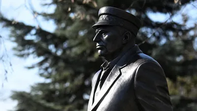 На могиле Жириновского в Москве открыли памятник – фото - ,  Sputnik Беларусь