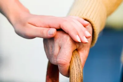 Первая помощь пожилым людям в пансионате в Самаре | Долгожители