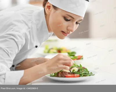 Портрет задумчивой женщины-повара на кухне :: Стоковая фотография ::  Pixel-Shot Studio