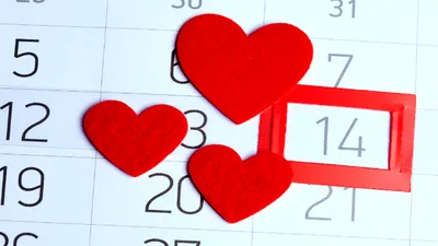 Что подарить любимым в День Влюбленных | Праздничные открытки, Влюбленные, День  святого валентина