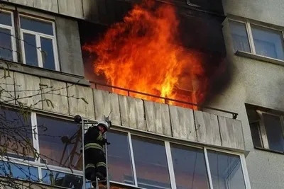 Пожар в доме: в квартире многоэтажного и в загородном жилище, фото и видео