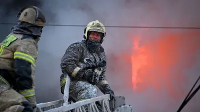 Взрывы боеприпасов близ Тараза: пожарные борются за своих коллег,  обвиненных в халатности - , Sputnik Казахстан