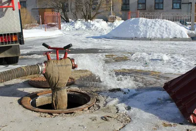 Старый пожарный гидрант.