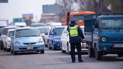 В новые правила дорожного движения Кыргызстана внесен знак «Начинающий  водитель»