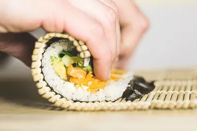Подробный рецепт домашних котлет | Рецепты суши, Роллы, Делать суши