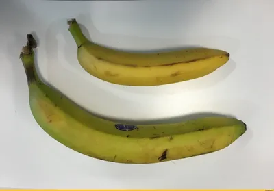 Голый банан и клубника с грушей - обои для рабочего стола, картинки, фото