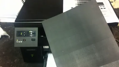 Принтер печатает черный лист HP M1212 черные листы iTHelp - YouTube