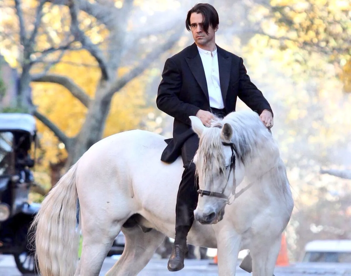 Мужчина лошадь в браке. Колин Фаррелл на коне. Фото Колин Фаррелл на коне. Колин Фаррелл сейчас 2022.