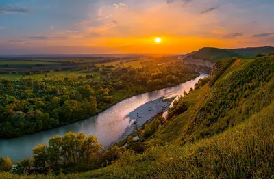 Весенняя река Кубань на закате. Фотограф Лашков Фёдор