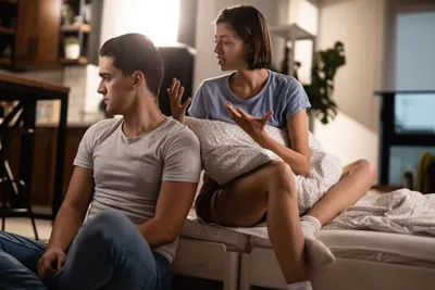 Семейный психолог объяснила, почему пары ссорятся и как этого избежать