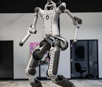 iPhone среди роботов»: Apptronik показала прототипы робота-гуманоида Apollo  с ногами и без