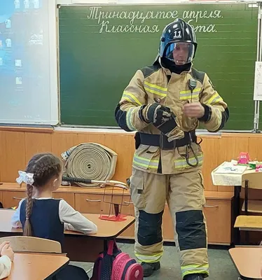 Орловские пожарные устроили экскурсию для детей в пожарную часть |   | Орел - БезФормата