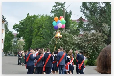 Картинка для торта "Выпускной в школе" - PT104230 печать на сахарной  пищевой бумаге