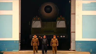 Кадры запуска ракеты Северной Кореей: Ким Чен Ын выглядит суперменом