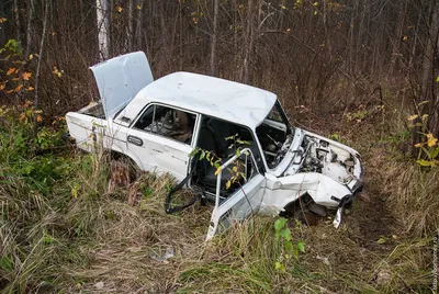Разбитые машины, пострадавший человек: водитель без прав устроил массовое  ДТП в Приморье - 