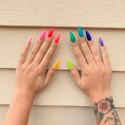 Маникюр с разноцветными ногтями, 7 ярких и нежных сочетаний | Staleks
