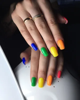 Разноцветные ногти картинки