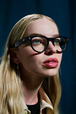 The Ray-Ban Meta Smart Glasses are a turning point - YouTube