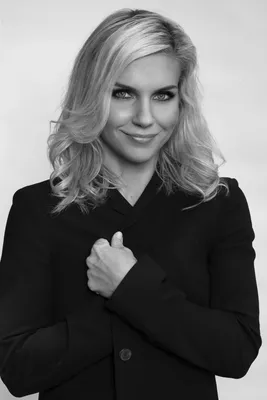 Рея Сихорн в 2023 году | Rhea Seehorn, Красивые обои для iphone, Красивые обои