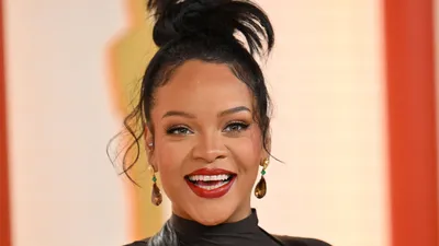 Rihanna Spotted in L.A. Debuting Sleek Honey-Blonde Hair | Teen Vogue