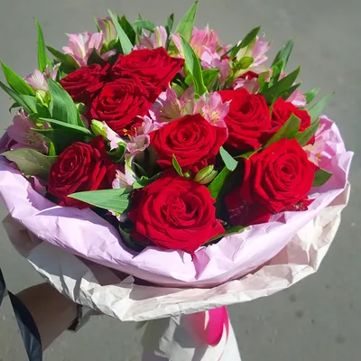 Букет шикарных красных роз для любимой женщины, артикул F1164283 - 6809  рублей, доставка по городу. Flawery - доставка