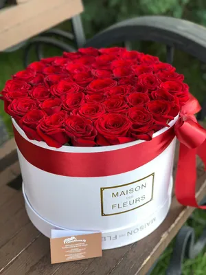 Розовые розы в коробке (S) 31-35 роз - купить в интернет-магазине Rosa Grand