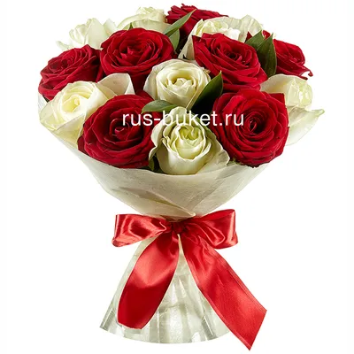 Букет из 25 белых роз 35-40 см (Россия) в матовой пленке - купить по цене  3681 ₽ с доставкой, Санкт-Петербург